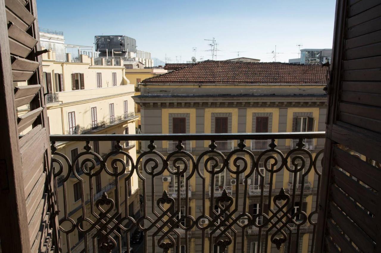 Ferienwohnung Bnb Al Centro E Meglio, Napoli Exterior foto