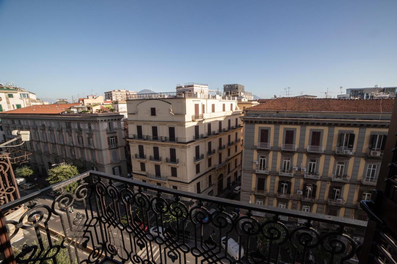 Ferienwohnung Bnb Al Centro E Meglio, Napoli Exterior foto