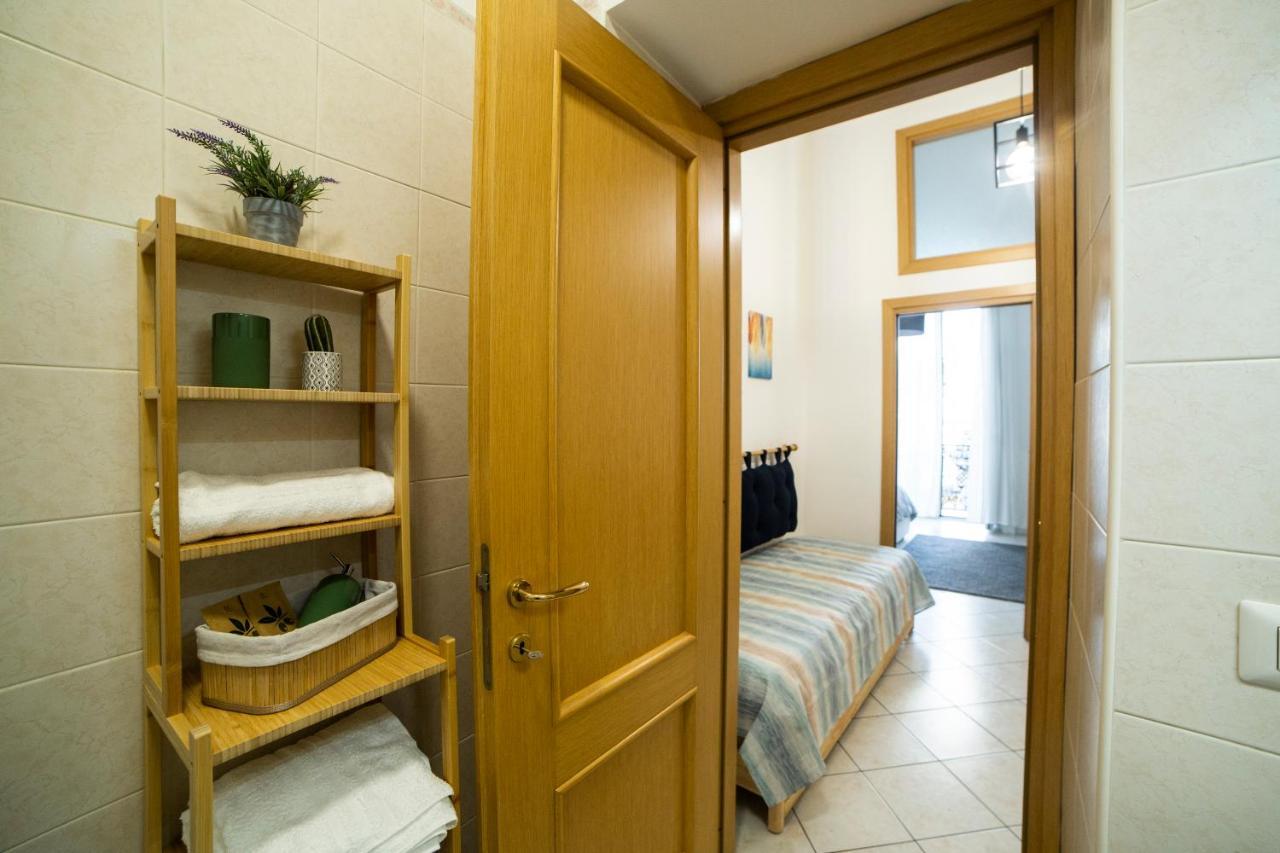 Ferienwohnung Bnb Al Centro E Meglio, Napoli Exterior foto