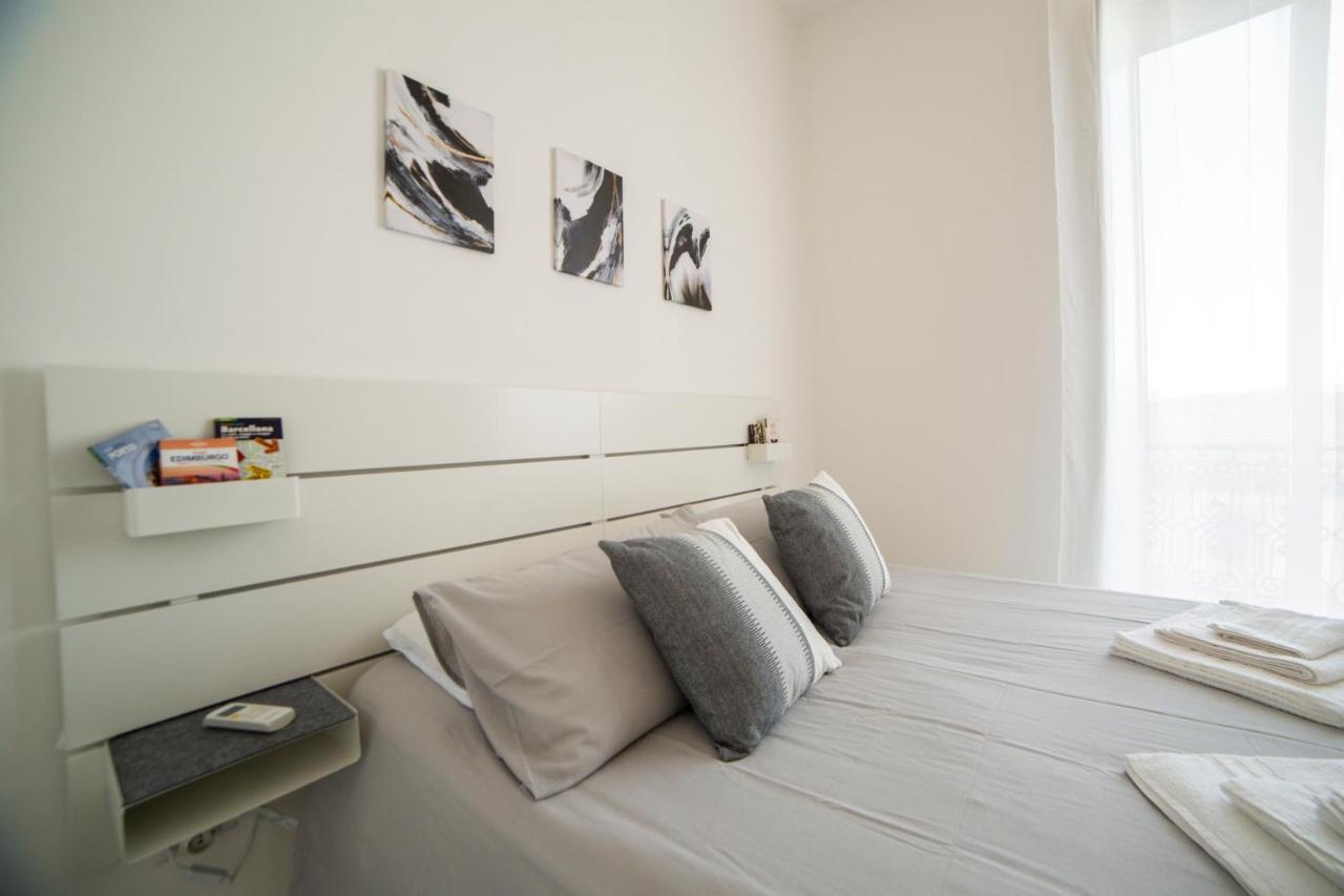 Ferienwohnung Bnb Al Centro E Meglio, Napoli Exterior foto